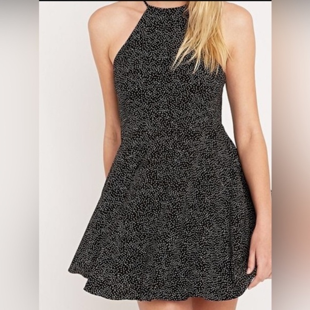 UEC LOVE…ADY Y2K FIT & FLARE BLACK WHITE DOTS SKATER HIGH NECK HALTER DRESS SZ M